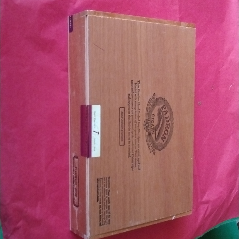 Padron Cigar Box  cedar lined $28+free necktie